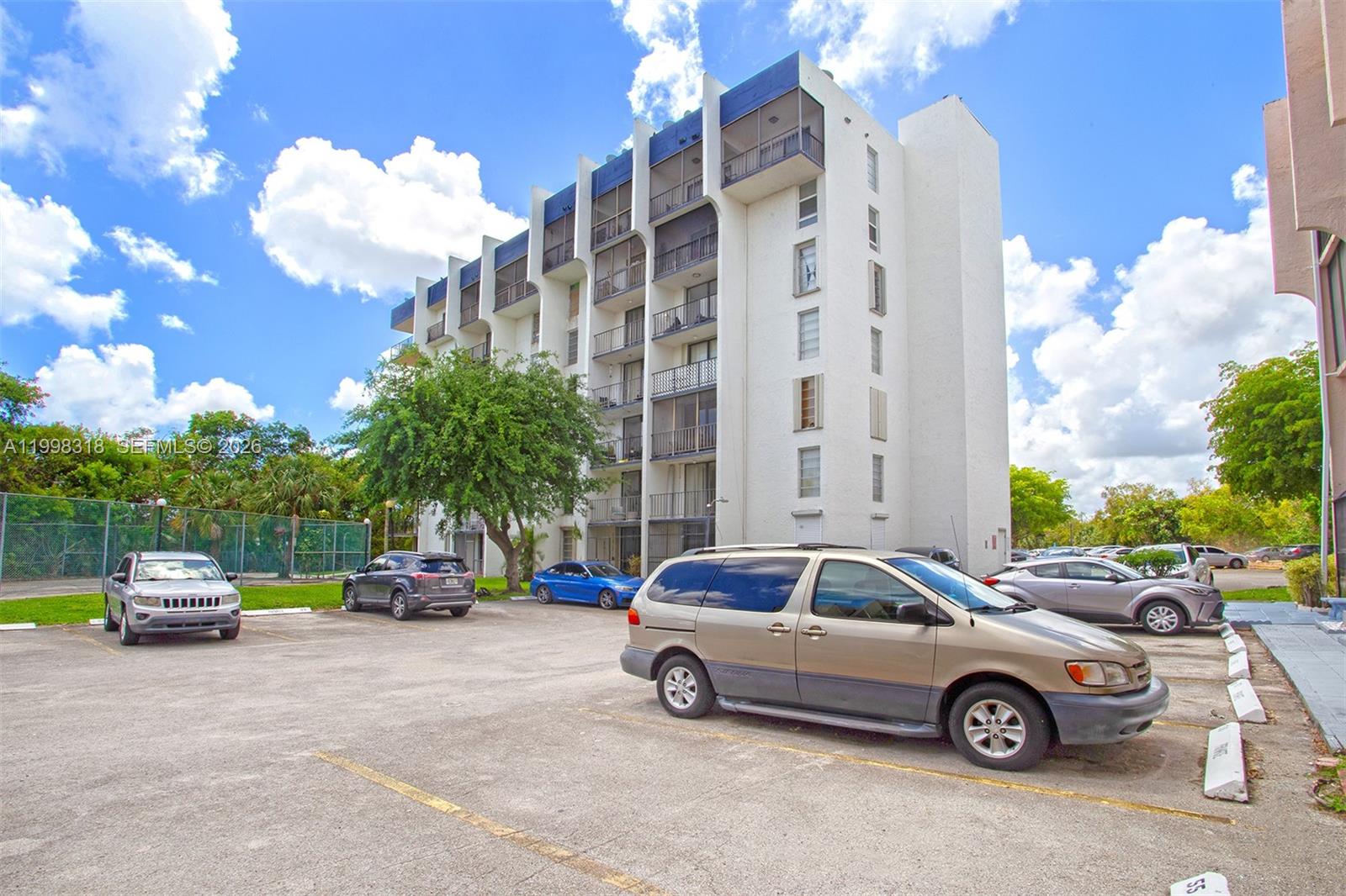 9682 Fontainebleau Boulevard 503 Property Photo 31