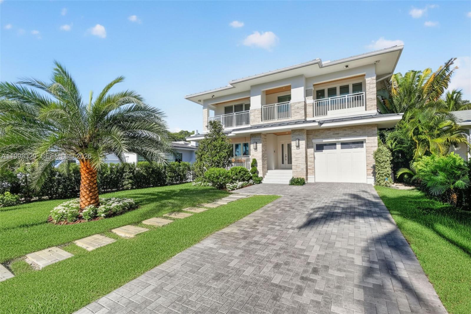1017 S Palmway Property Photo 1