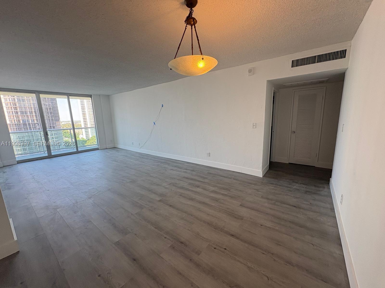 19390 Collins Avenue 1623 Property Photo 5