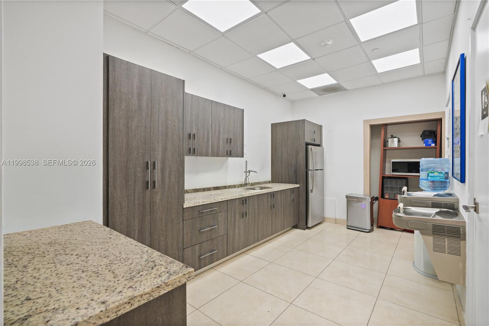 A11998538 Property Photo 21