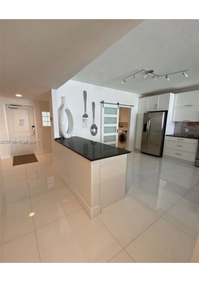 17050 N Bay Road 605 Property Photo 7