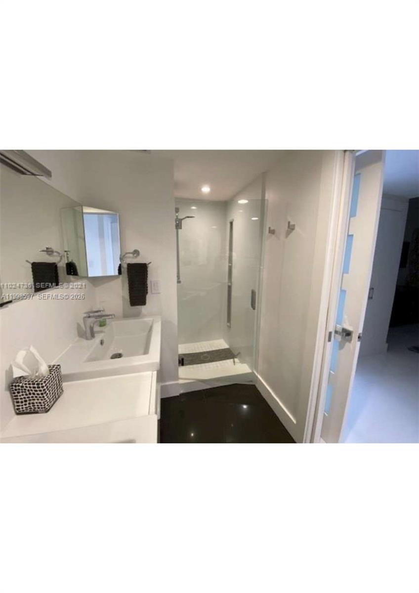 17050 N Bay Road 605 Property Photo 11