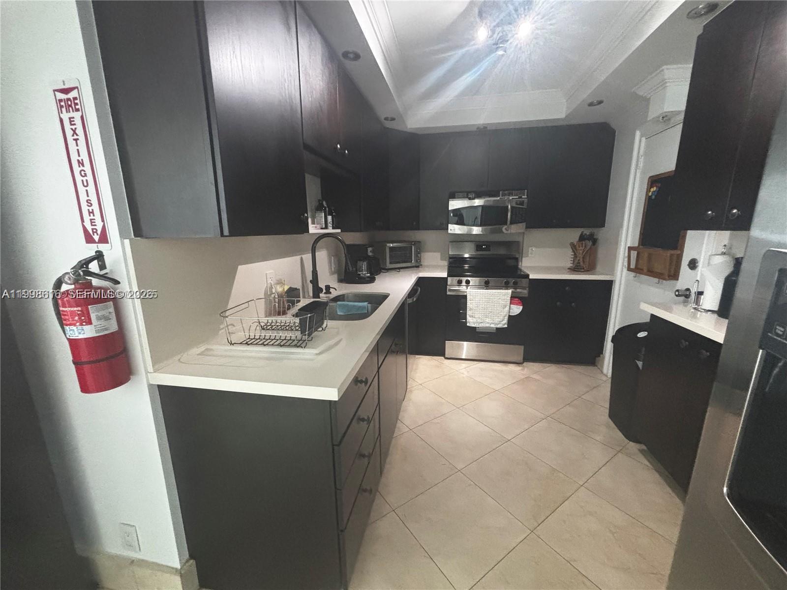 3901 S Ocean Drive 15p Property Photo 19