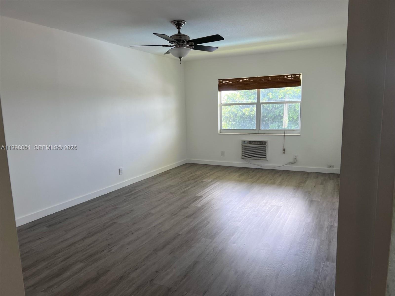 1350 E Sample Road 306 Property Photo 14