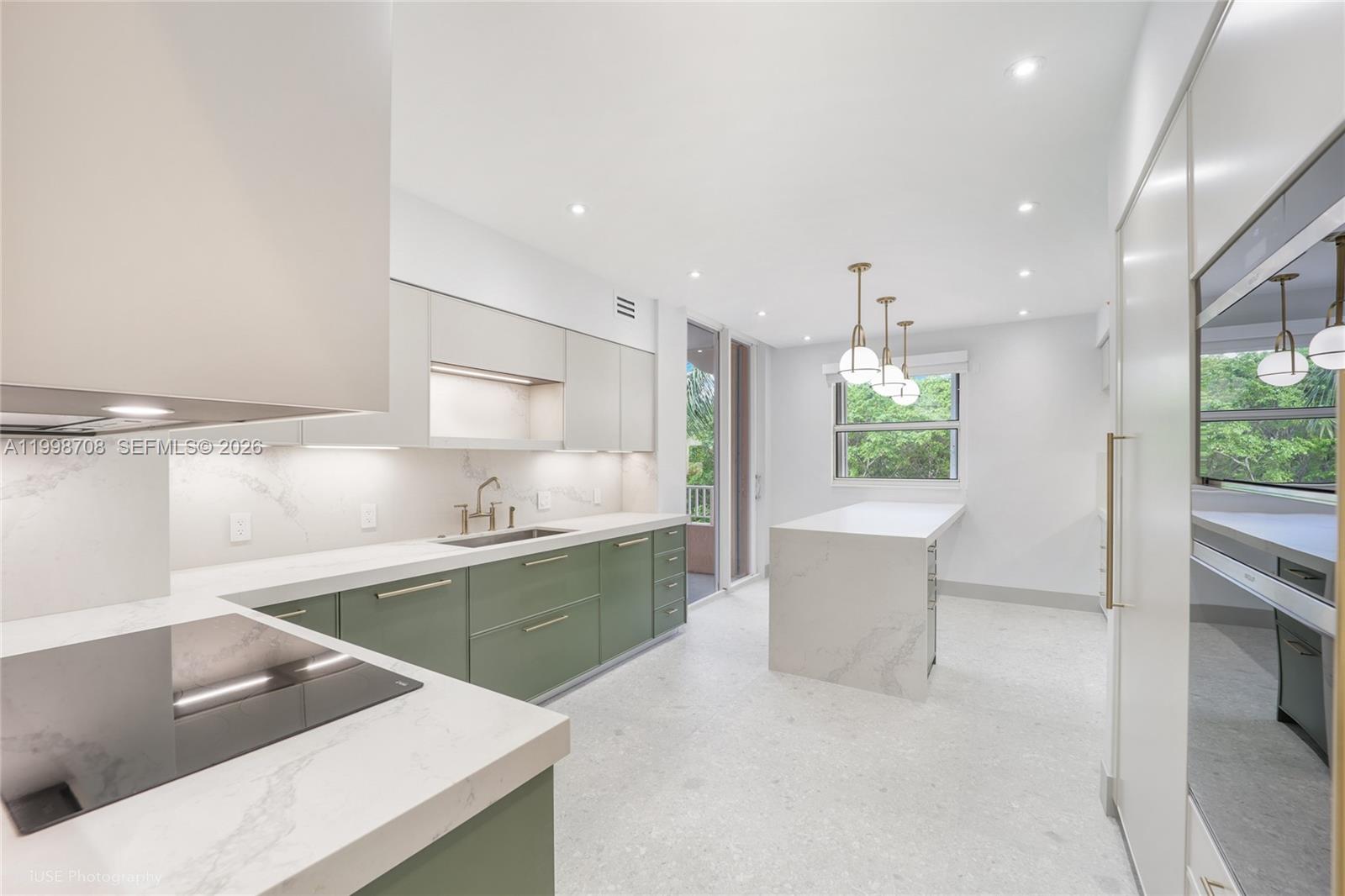 A11998708 Property Photo 1