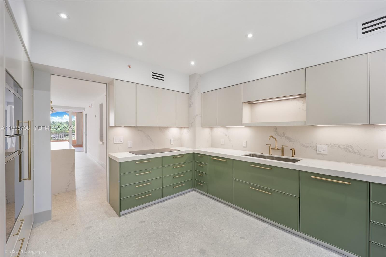 A11998708 Property Photo 2