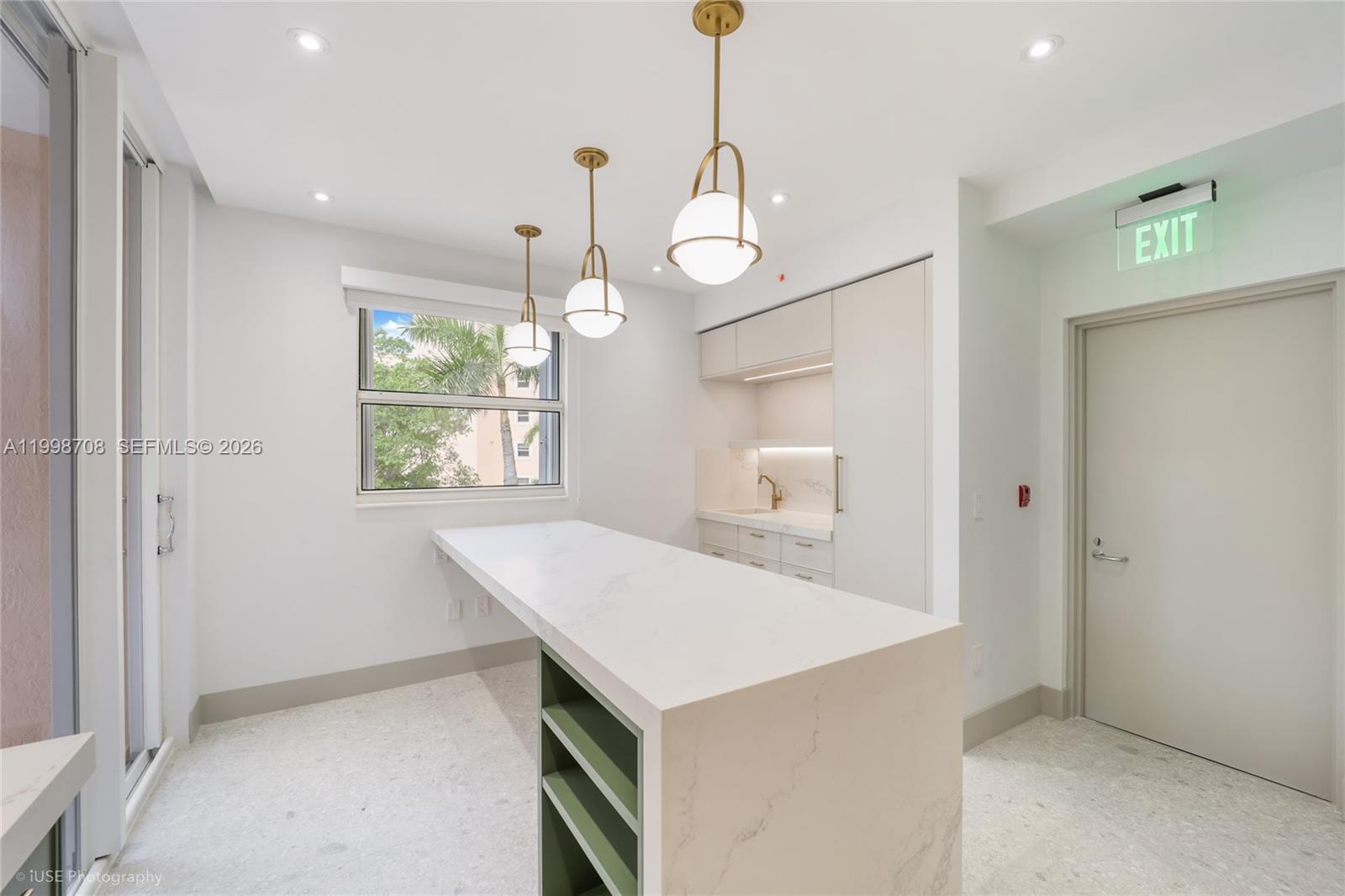 A11998708 Property Photo 10