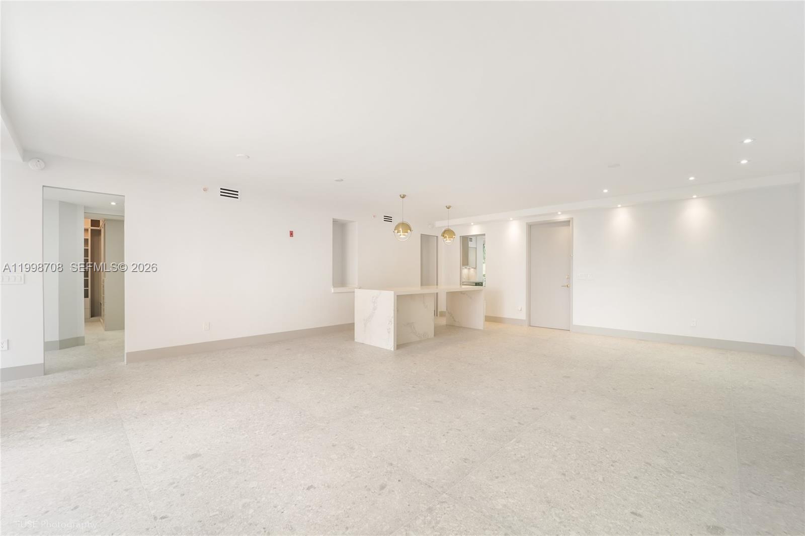 A11998708 Property Photo 14