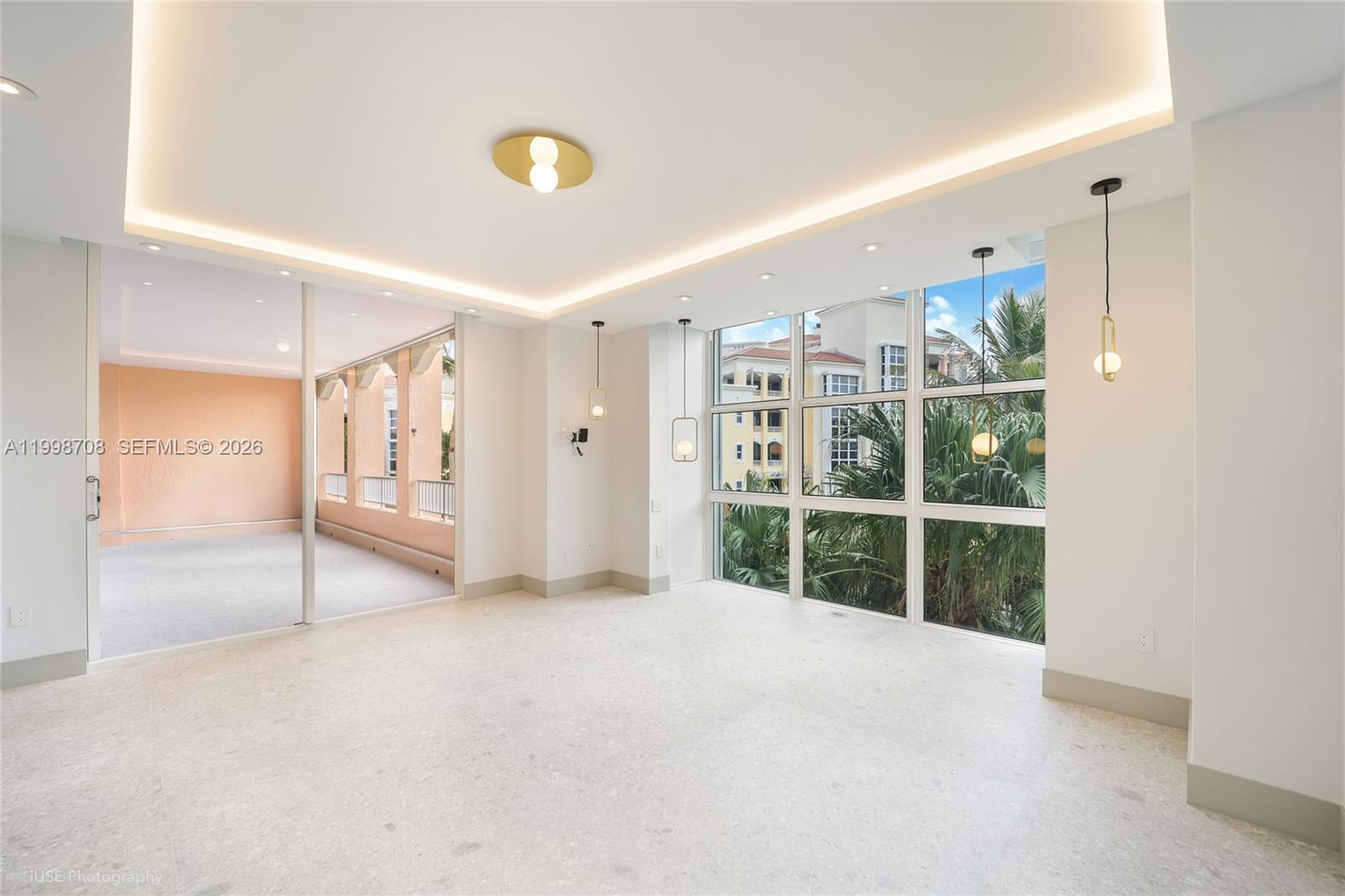 A11998708 Property Photo 17