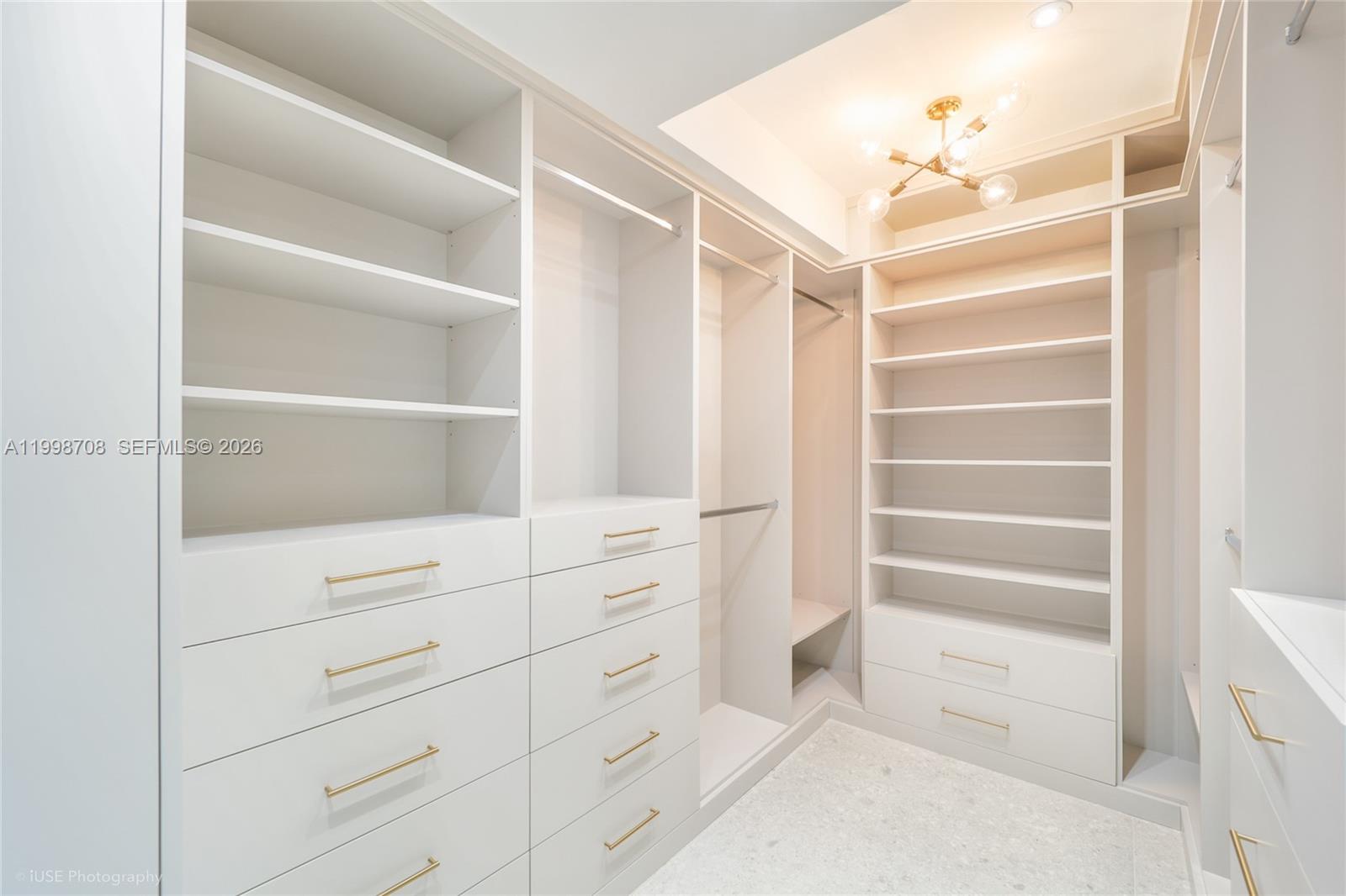 A11998708 Property Photo 23