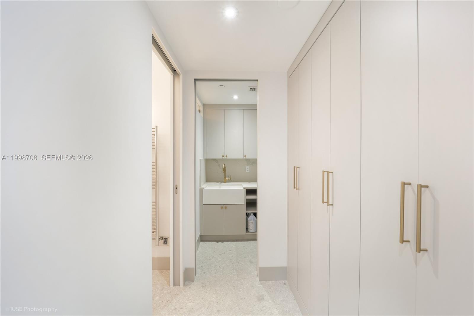 A11998708 Property Photo 24
