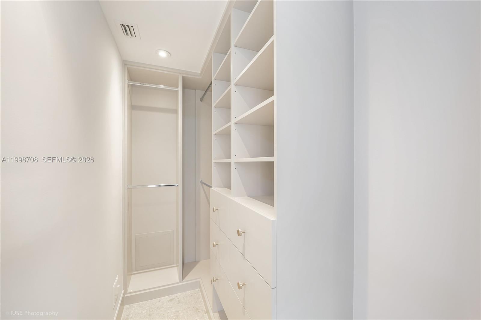 A11998708 Property Photo 30