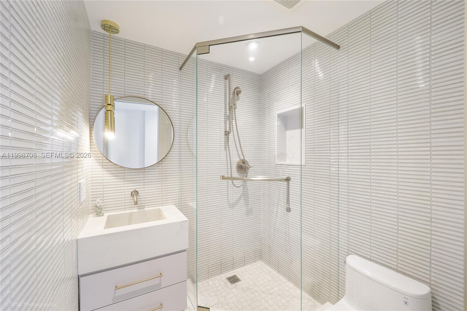 A11998708 Property Photo 31
