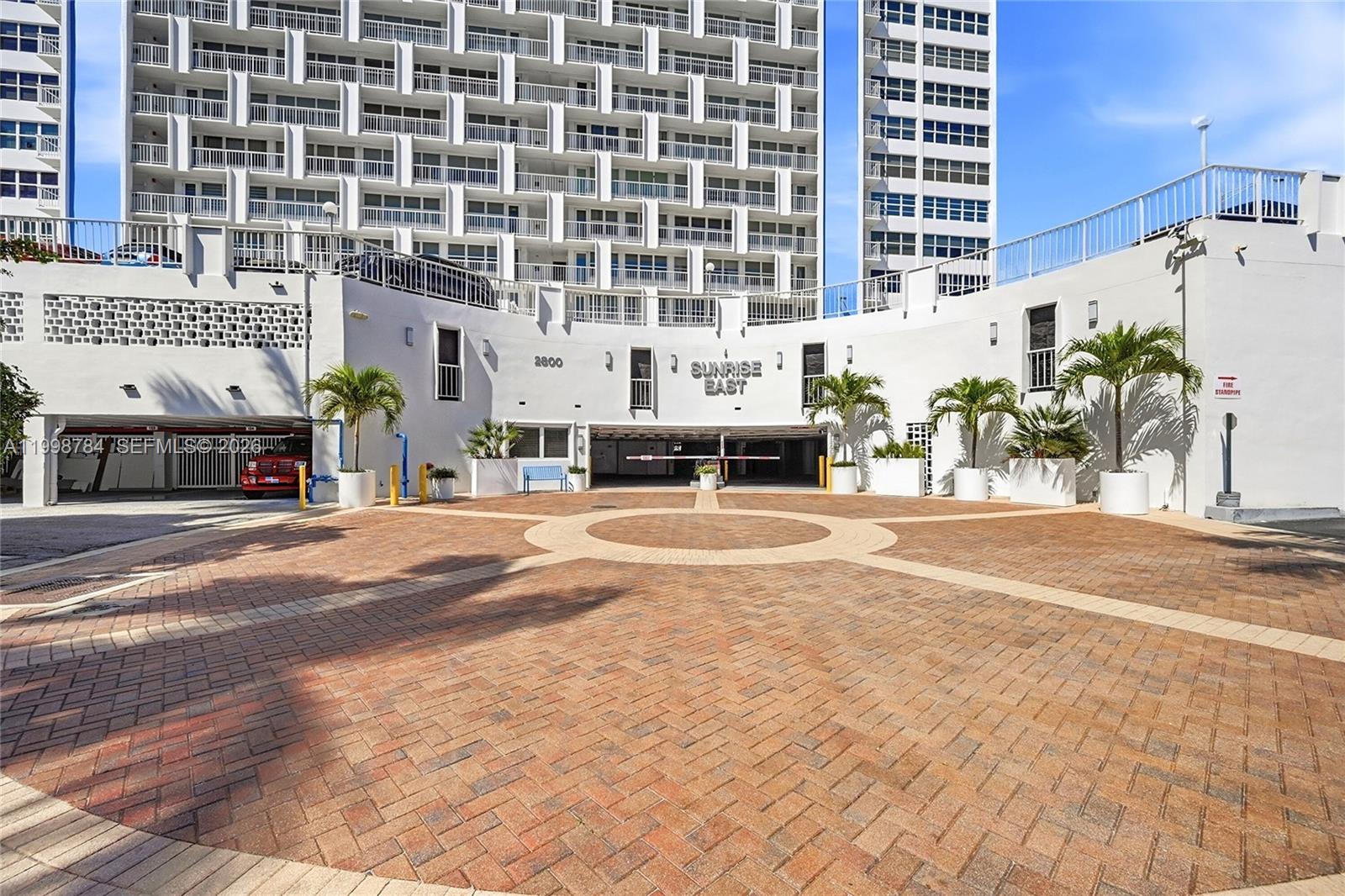 2800 E Sunrise Boulevard 7f Property Photo 8