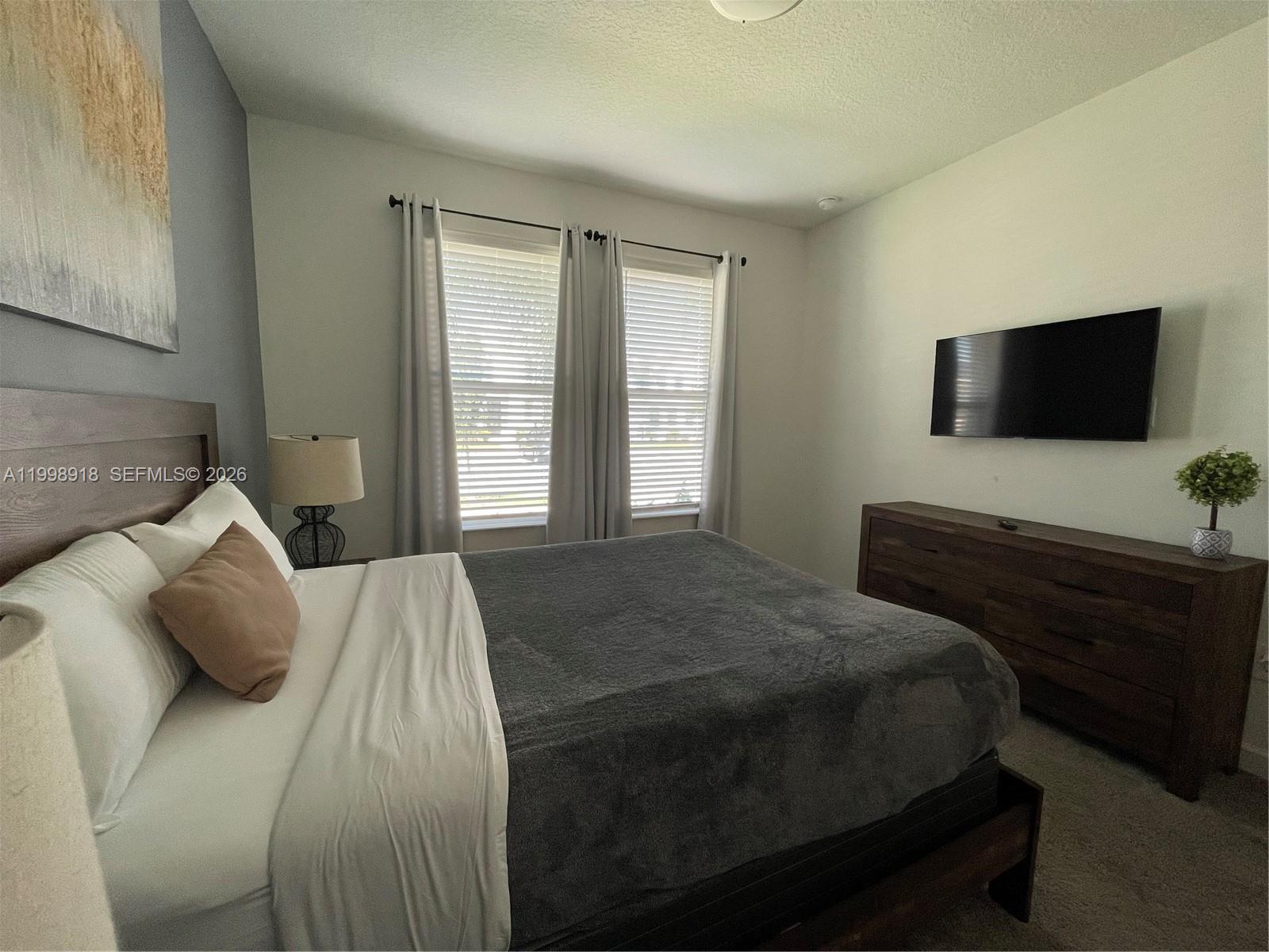 A11998918 Property Photo 15
