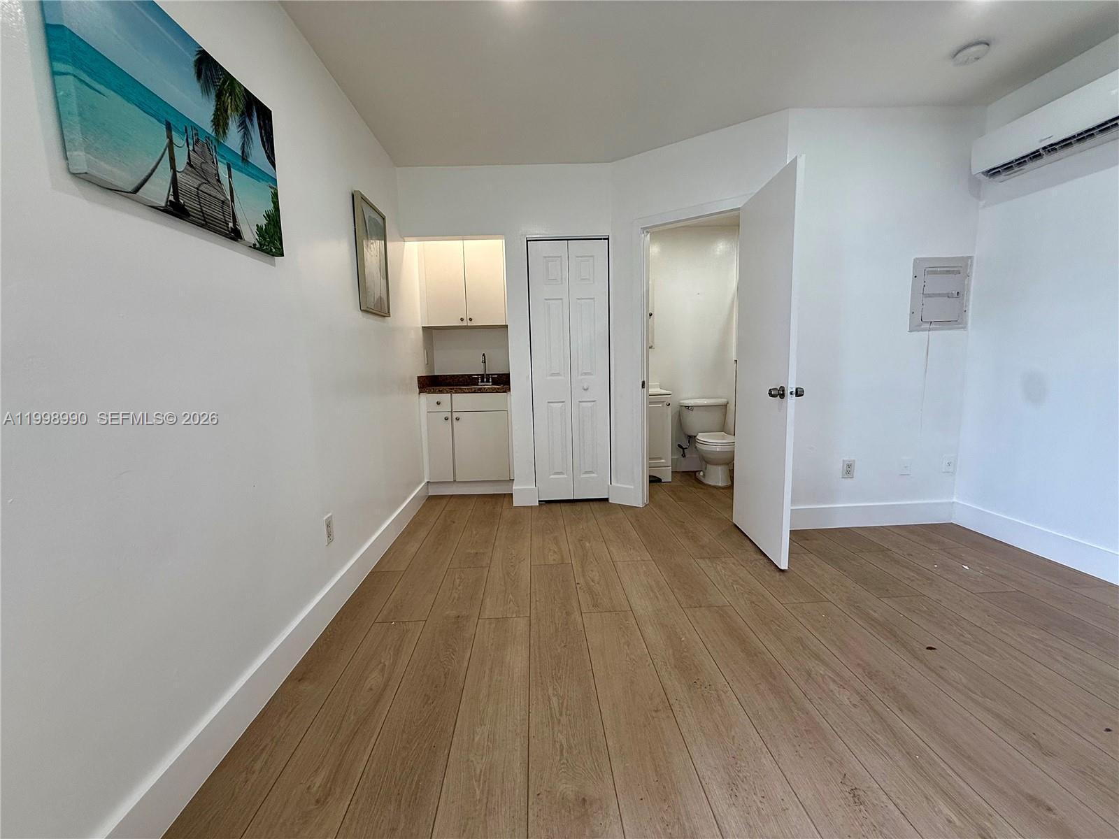 A11998990 Property Photo 1