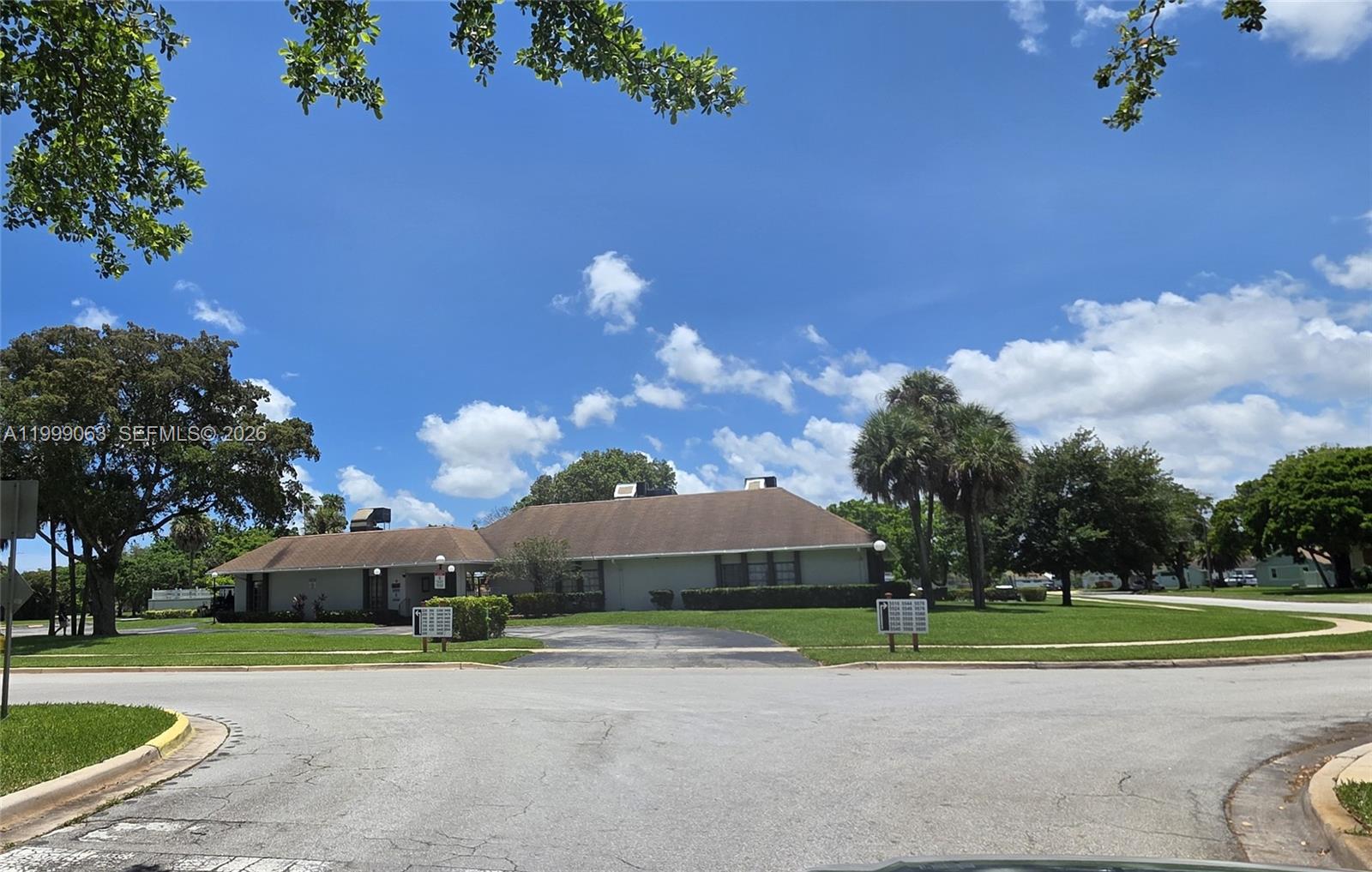 A11999063 Property Photo 25