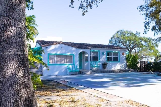 A11999148 Property Photo 3