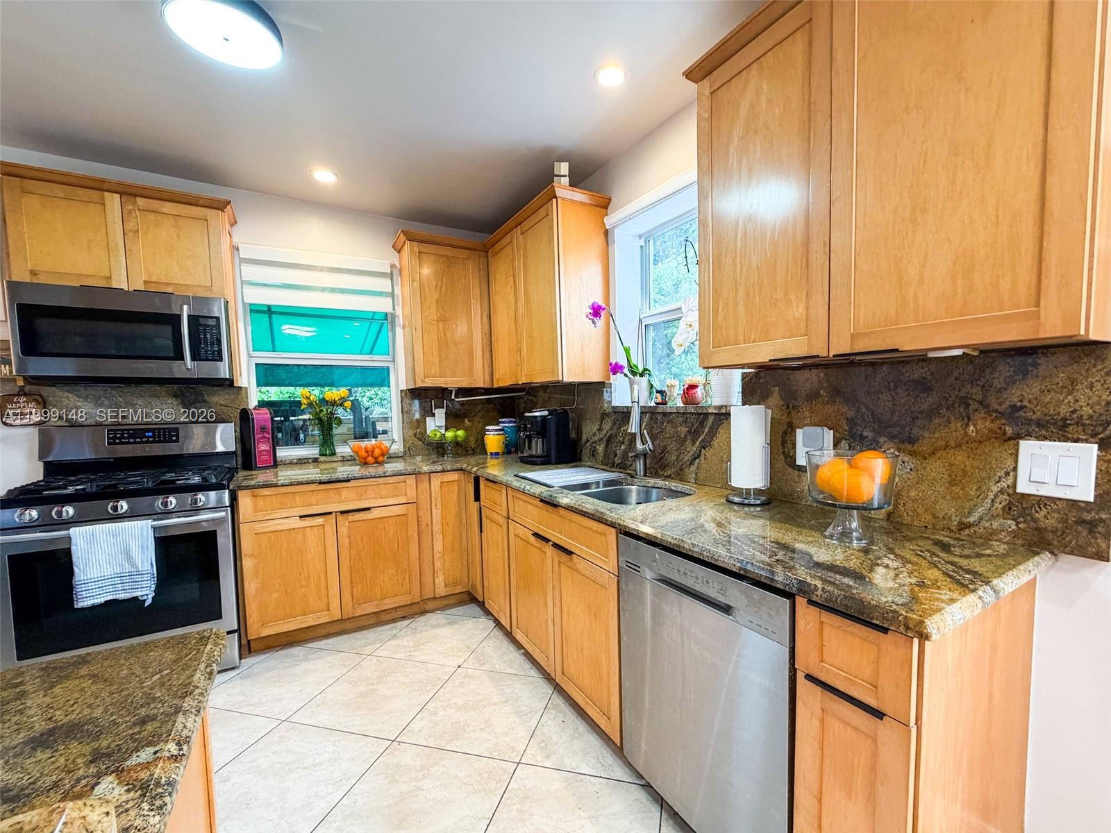 A11999148 Property Photo 5
