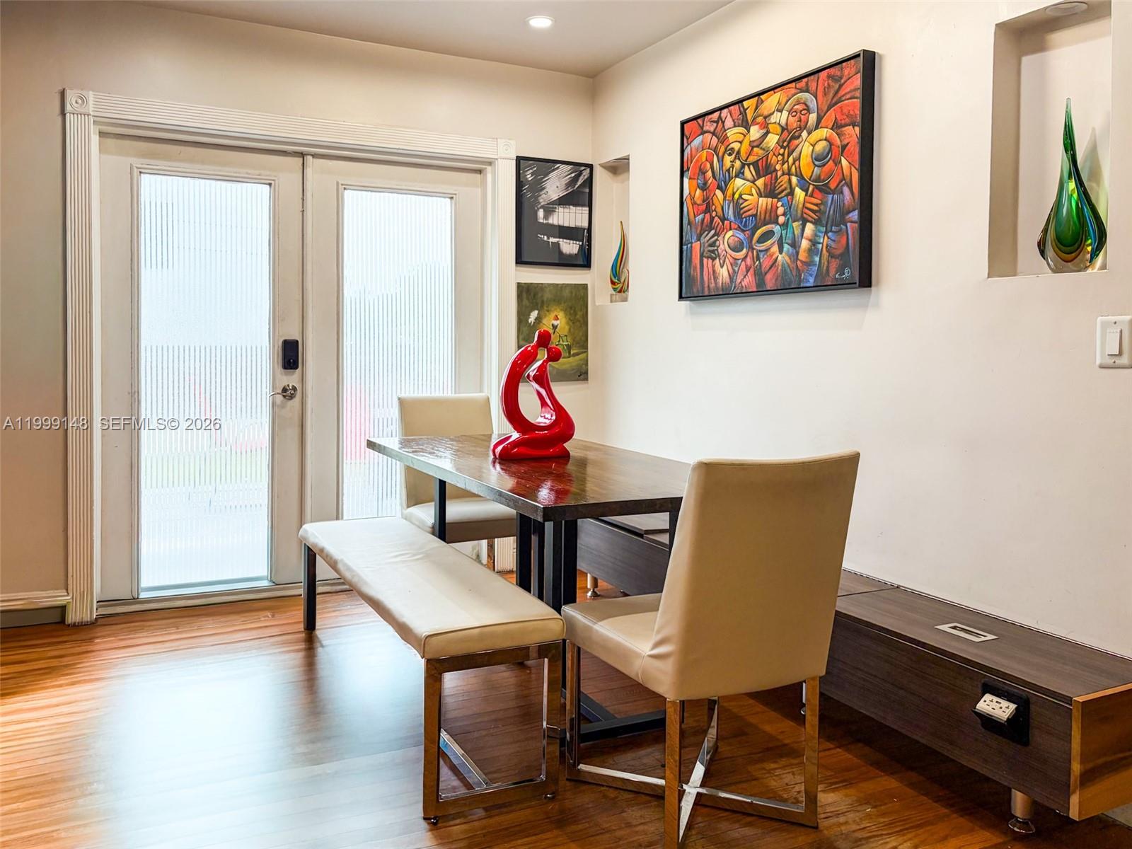 A11999148 Property Photo 8