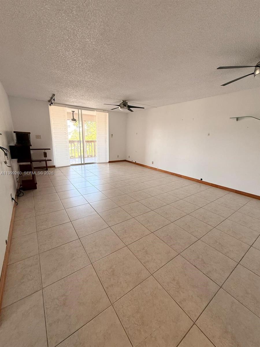 A11999260 Property Photo 3