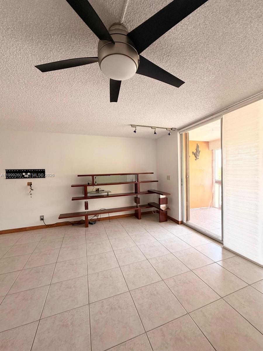 A11999260 Property Photo 4