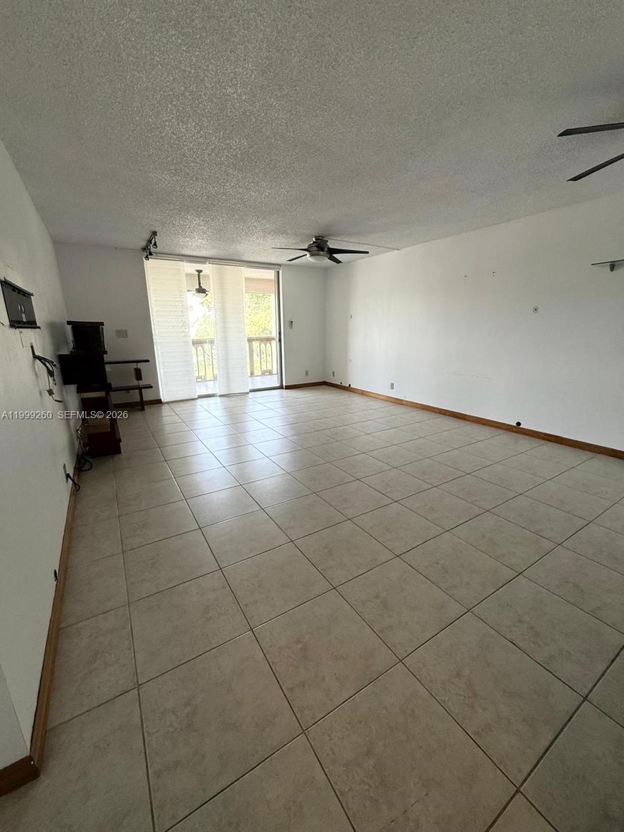 A11999260 Property Photo 5