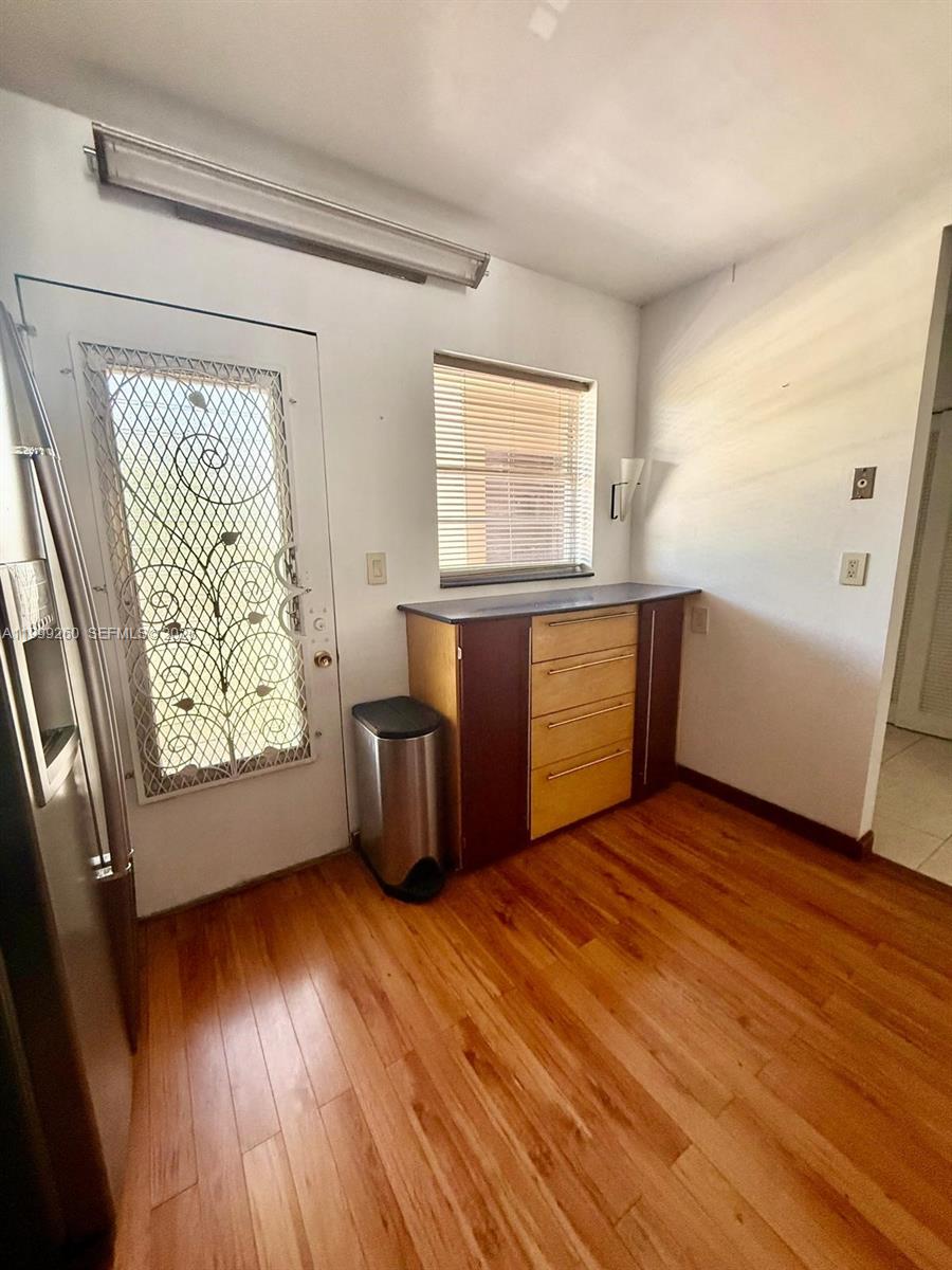 A11999260 Property Photo 12
