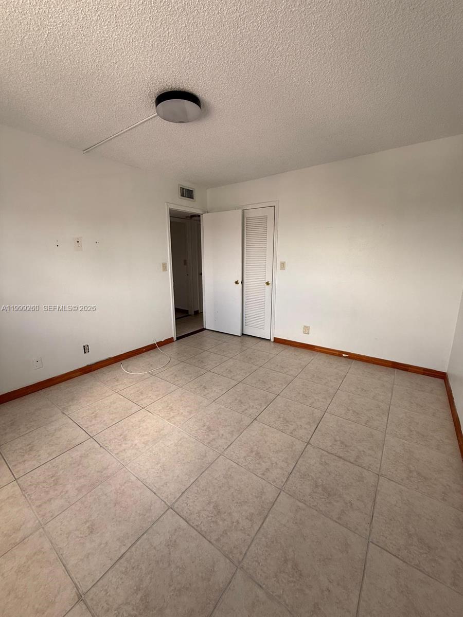 A11999260 Property Photo 15