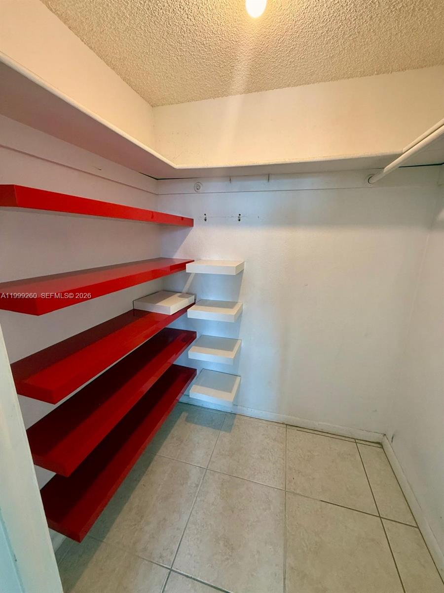 A11999260 Property Photo 16