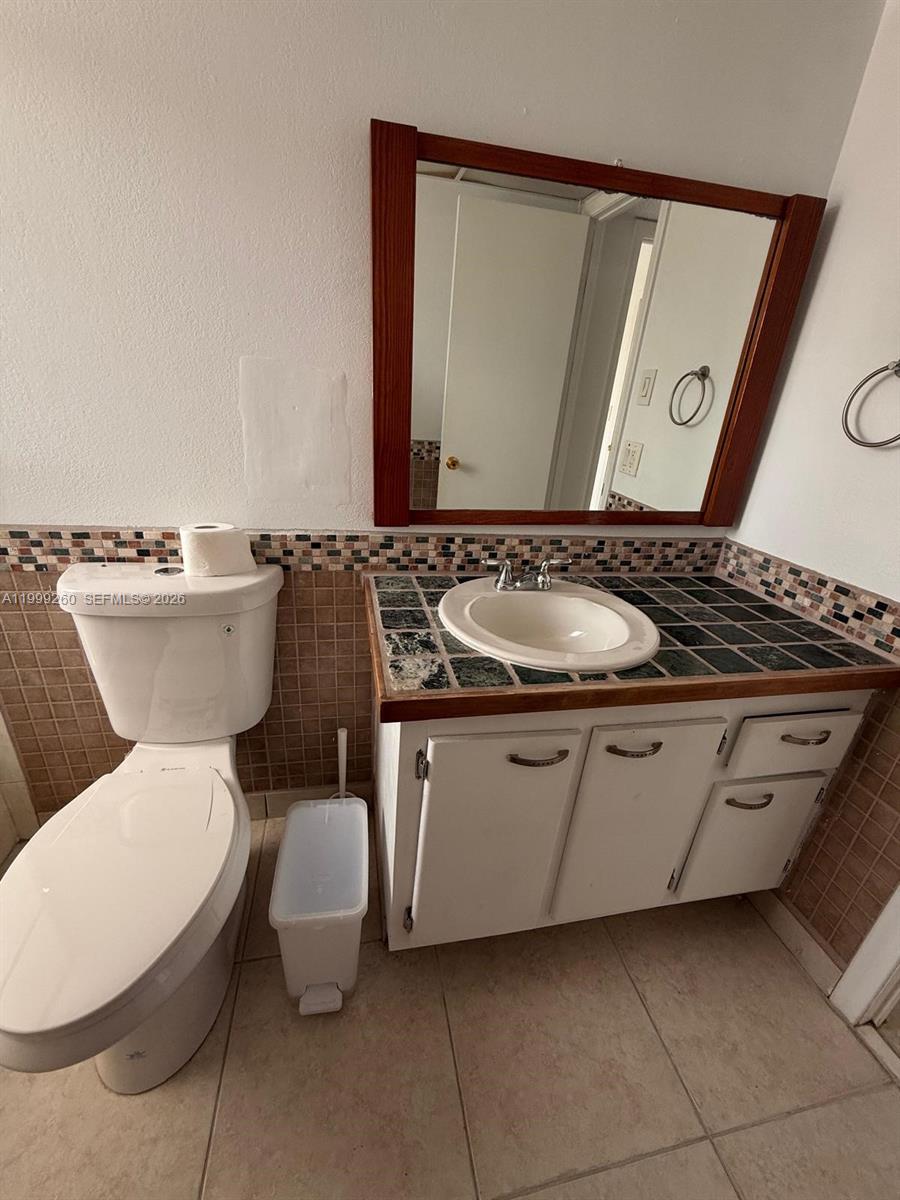 A11999260 Property Photo 19