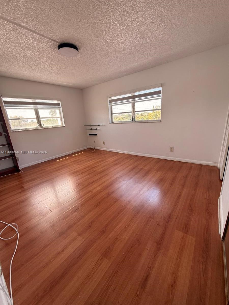 A11999260 Property Photo 21
