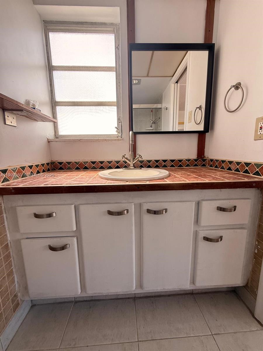 A11999260 Property Photo 26