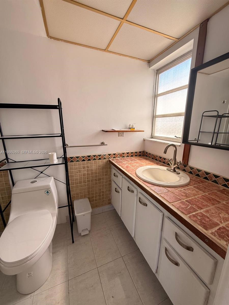 A11999260 Property Photo 27