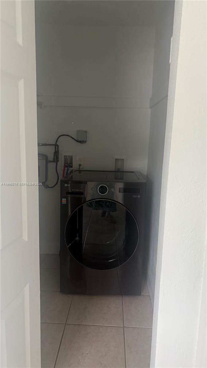 A11999276 Property Photo 23