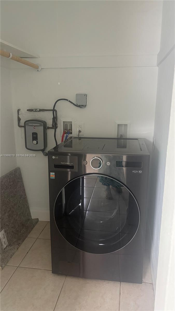 A11999276 Property Photo 24