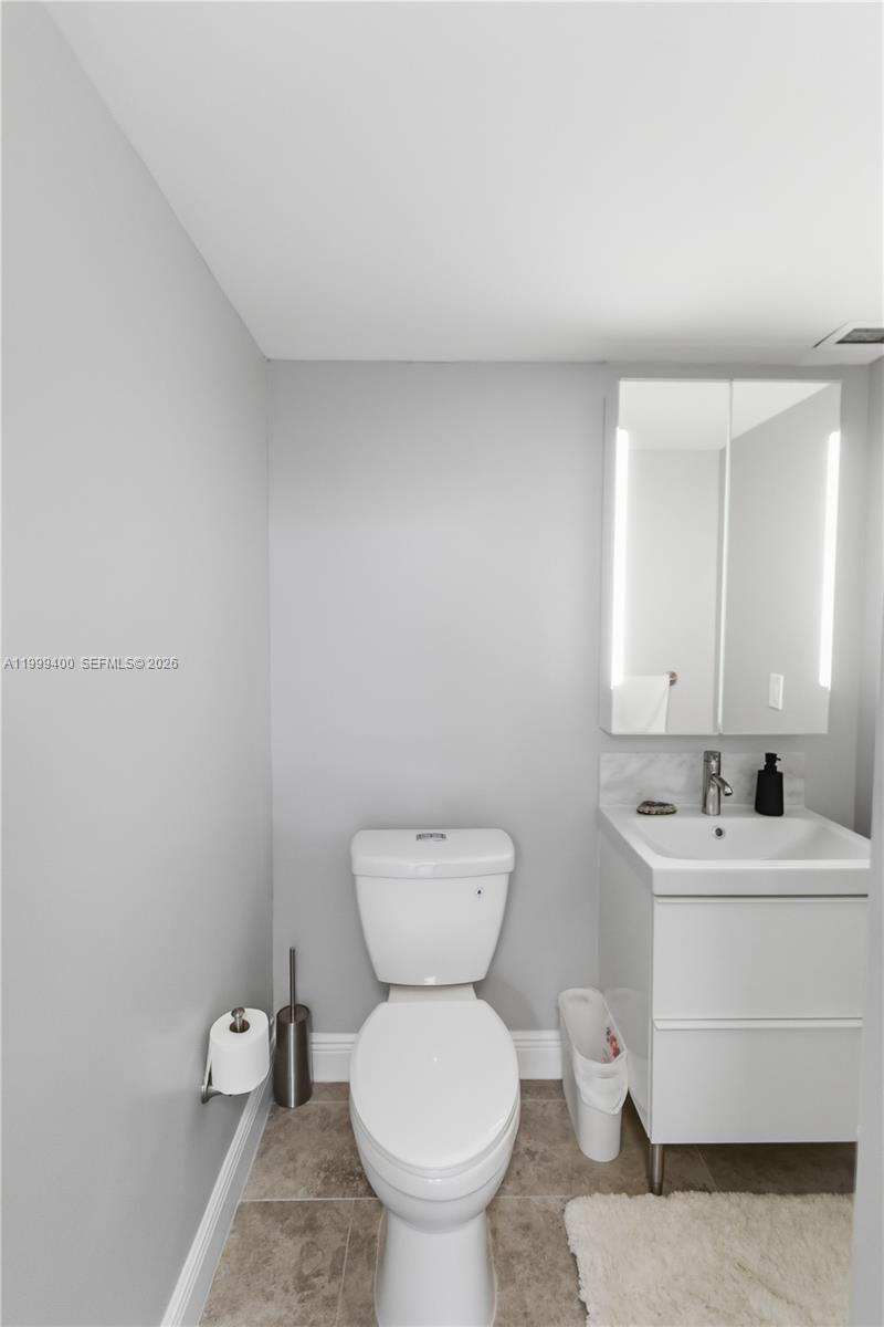 340 Sunset Drive 407 Property Photo 31