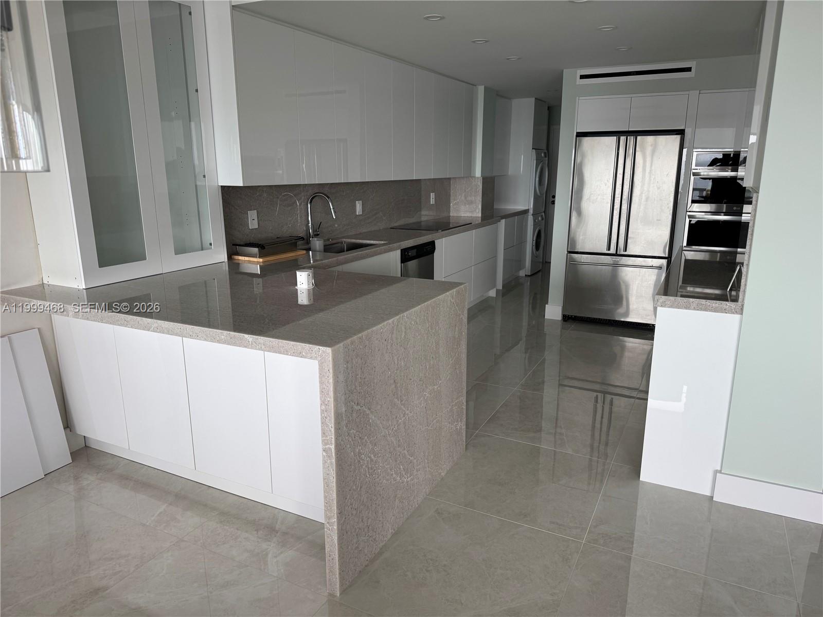 2200 S Ocean Lane 1004 Property Photo 6