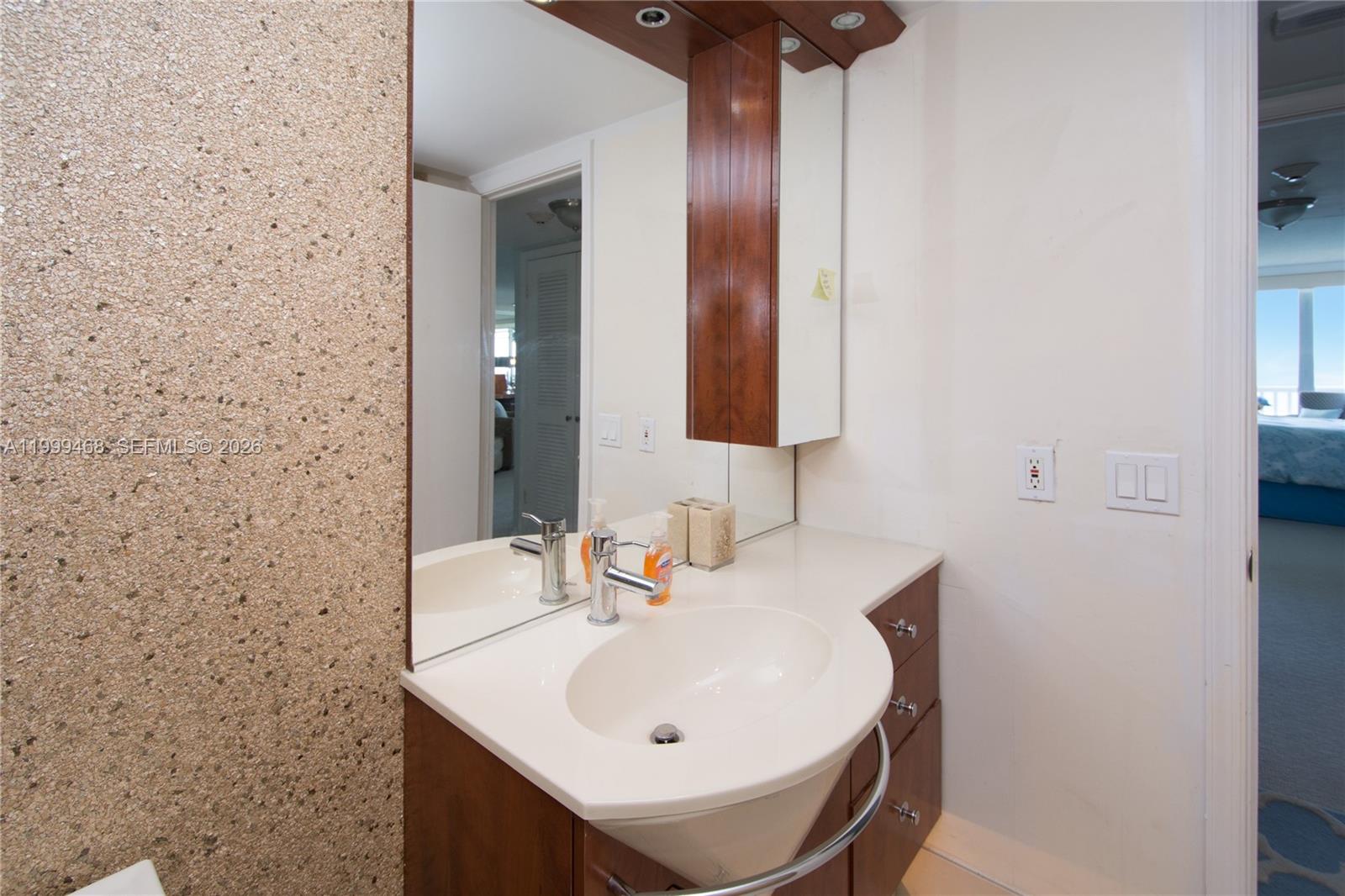 2200 S Ocean Lane 1004 Property Photo 13