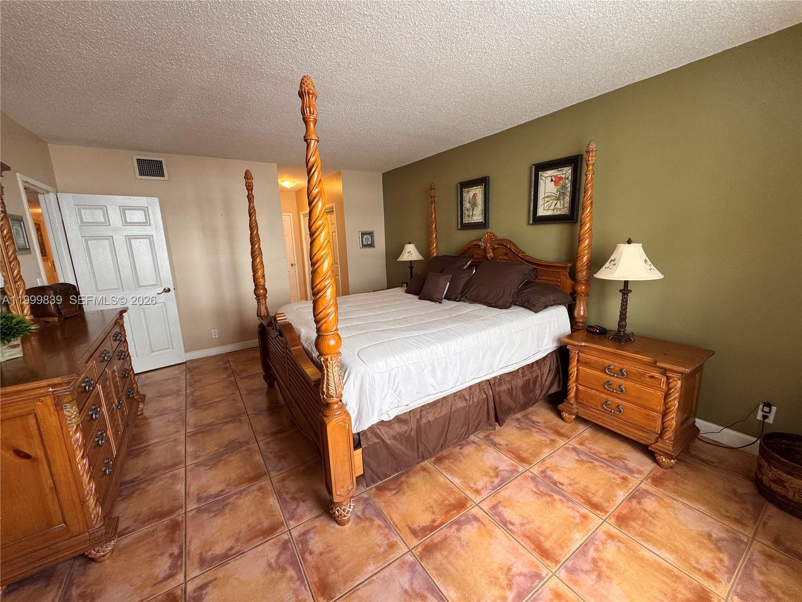 3725 S Ocean Drive 421 Property Photo 6
