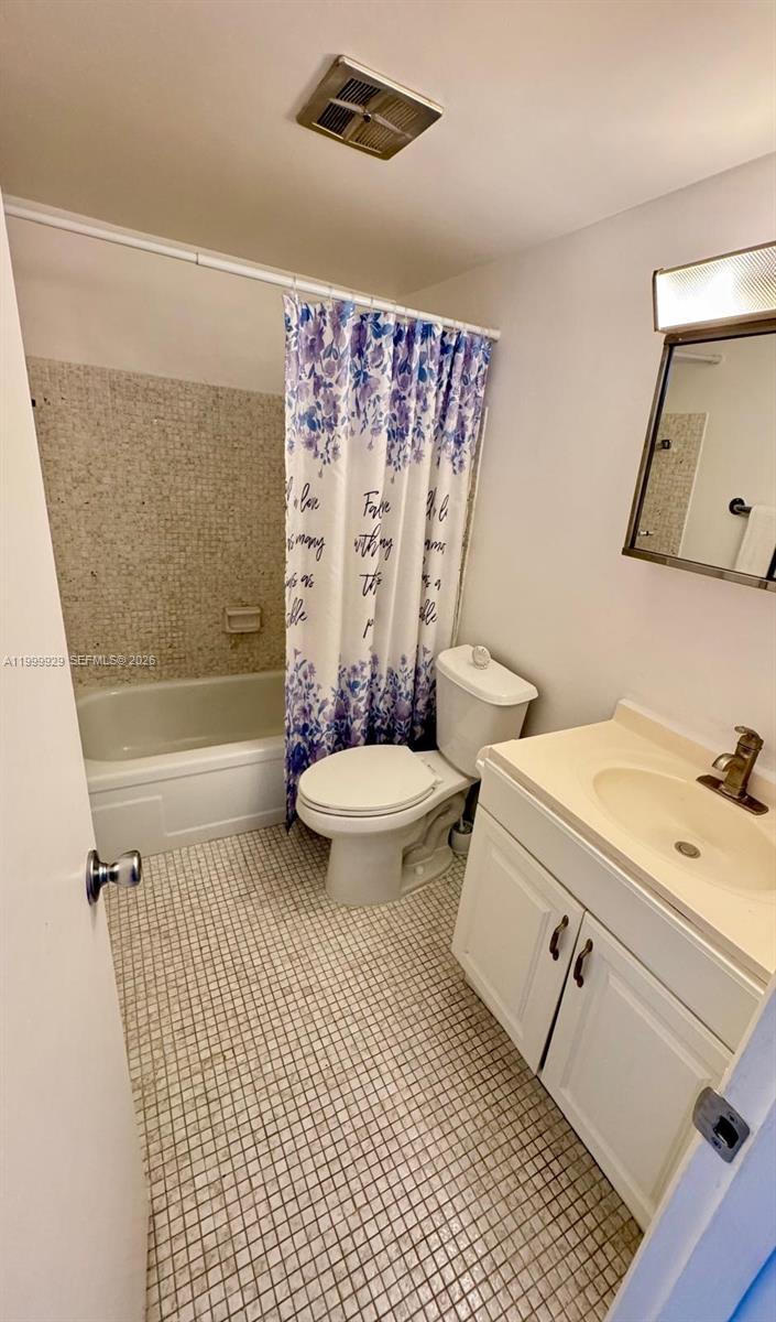 581 Blue Heron Drive 221-b Property Photo 17