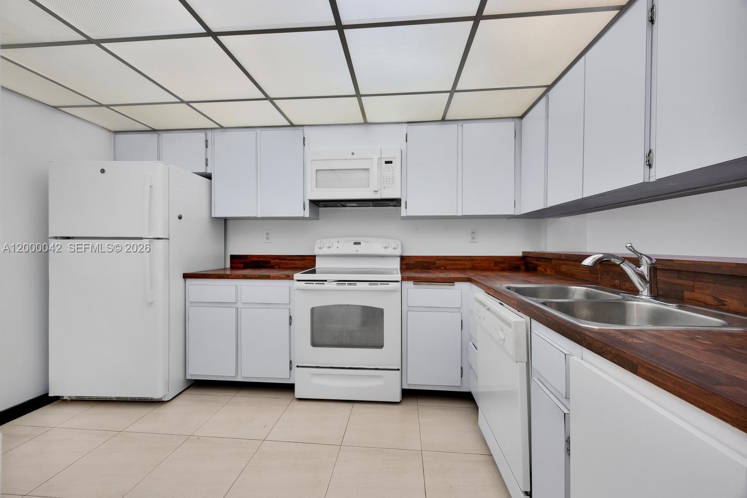 201 Crandon Boulevard 932 Property Photo 11