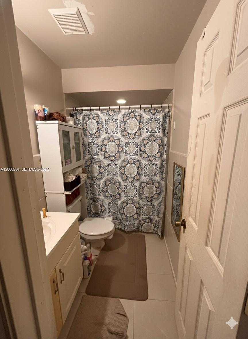 1415 Nw 80th Avenue D Property Photo 3