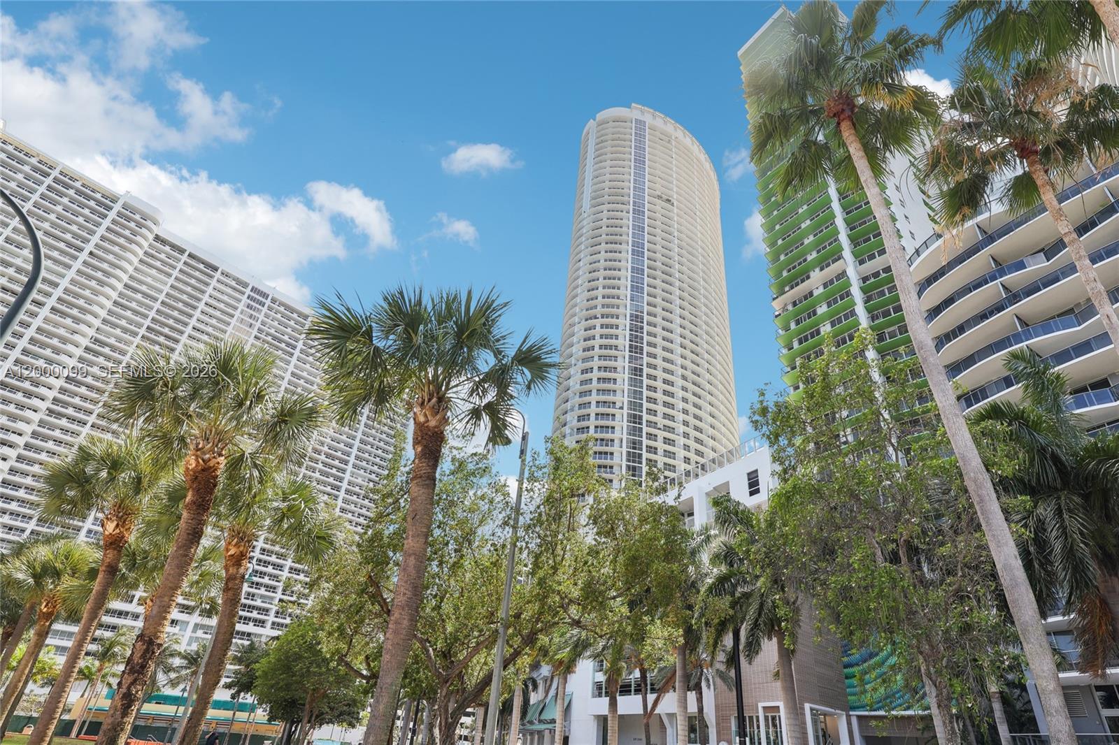 1750 N Bayshore Drive 2805 Property Photo 2