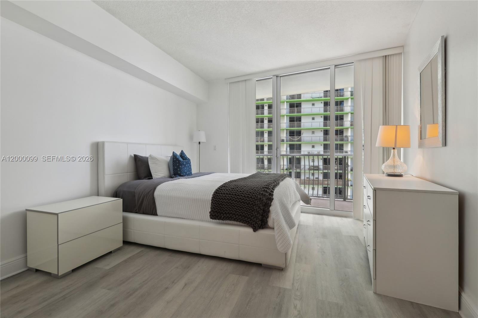 1750 N Bayshore Drive 2805 Property Photo 20