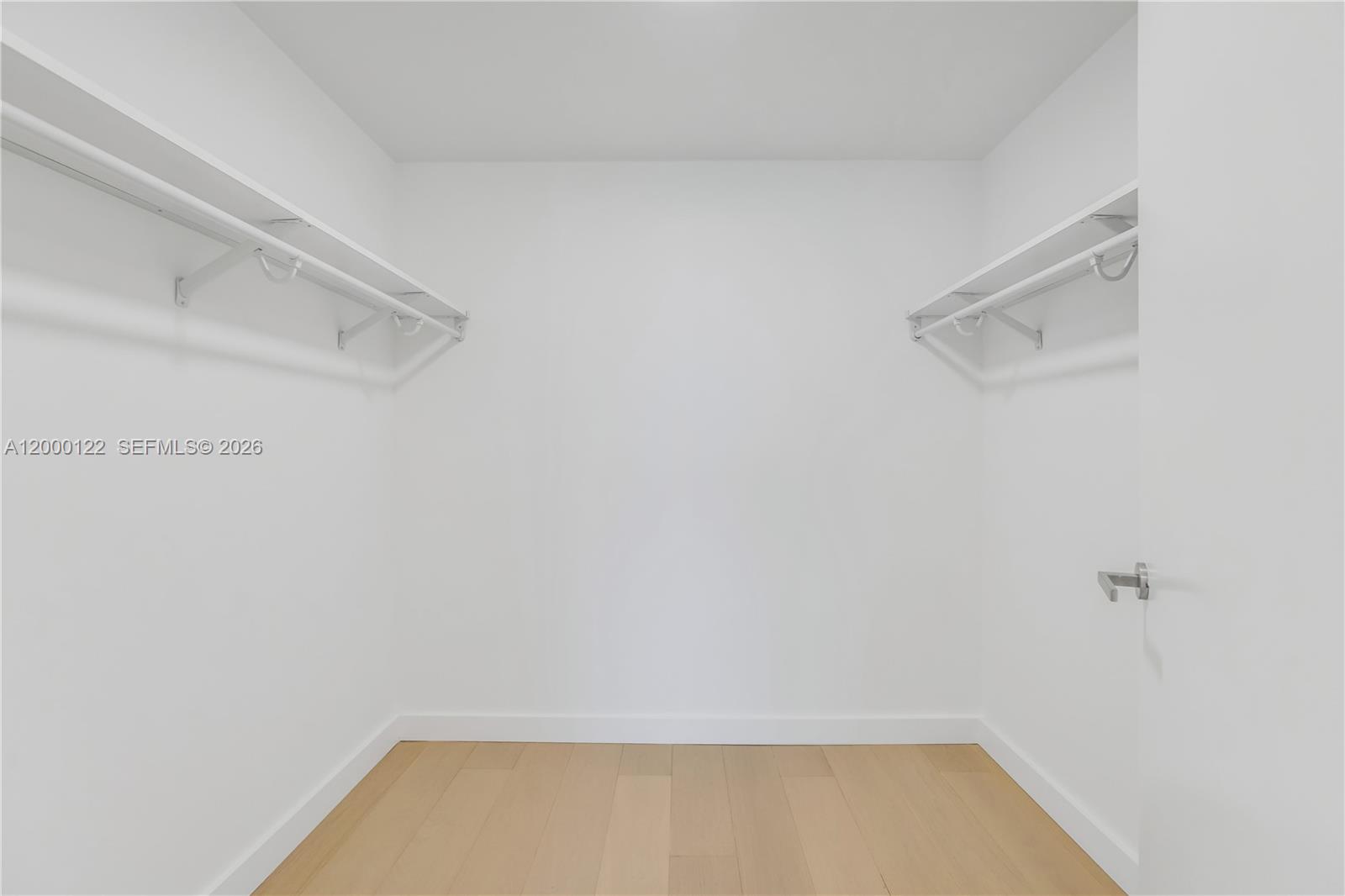 A12000122 Property Photo 22
