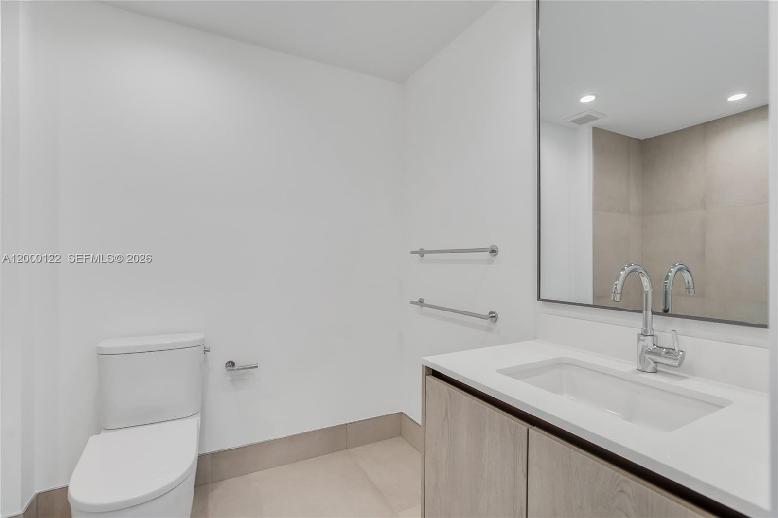 A12000122 Property Photo 32