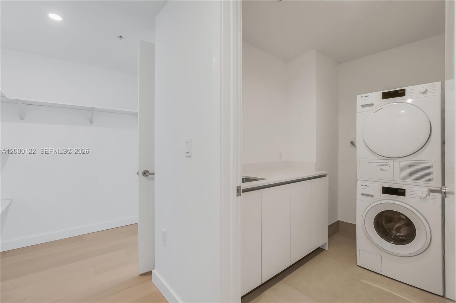 A12000122 Property Photo 35