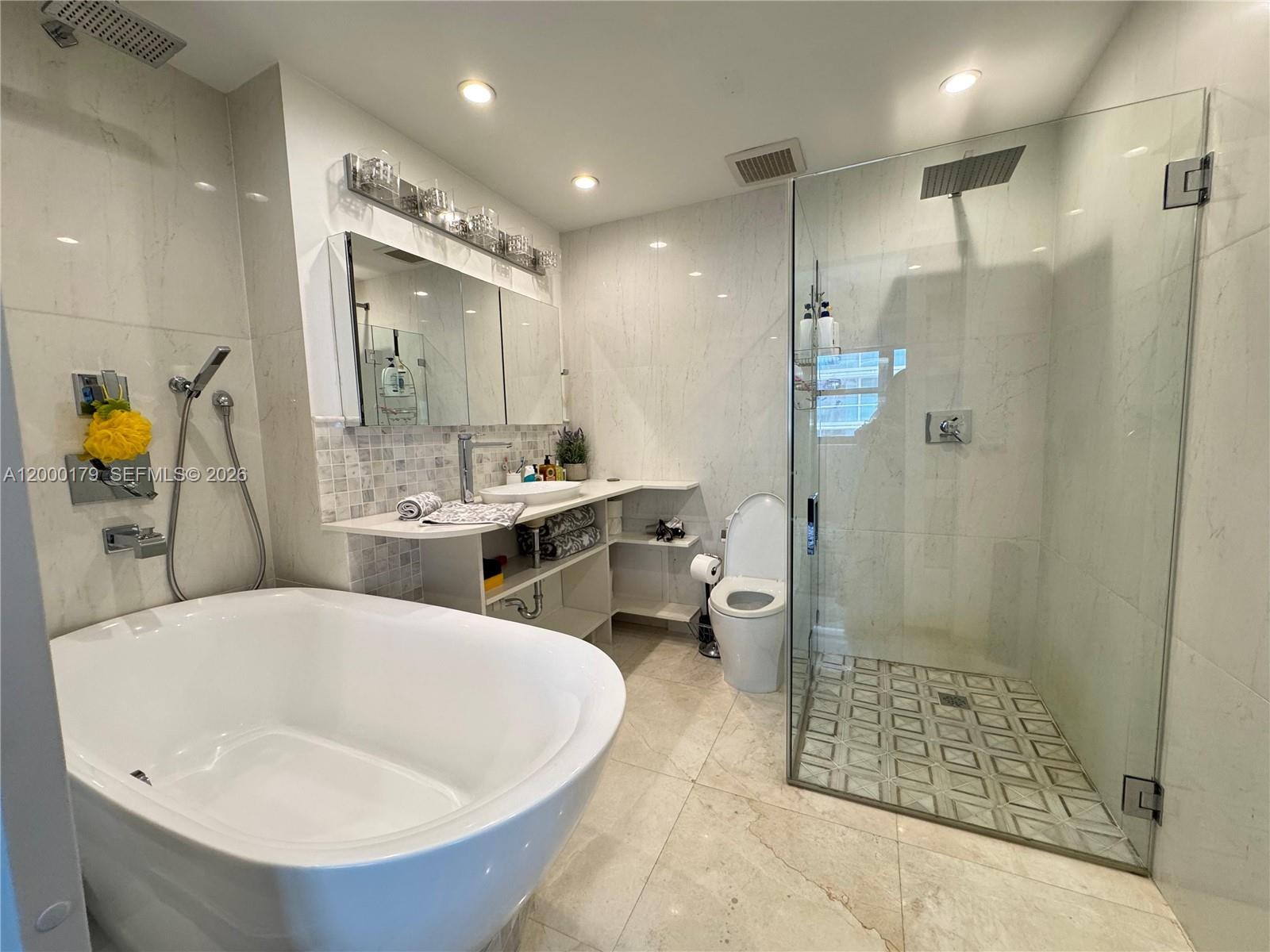 10185 Collins Ph 20 Property Photo 6