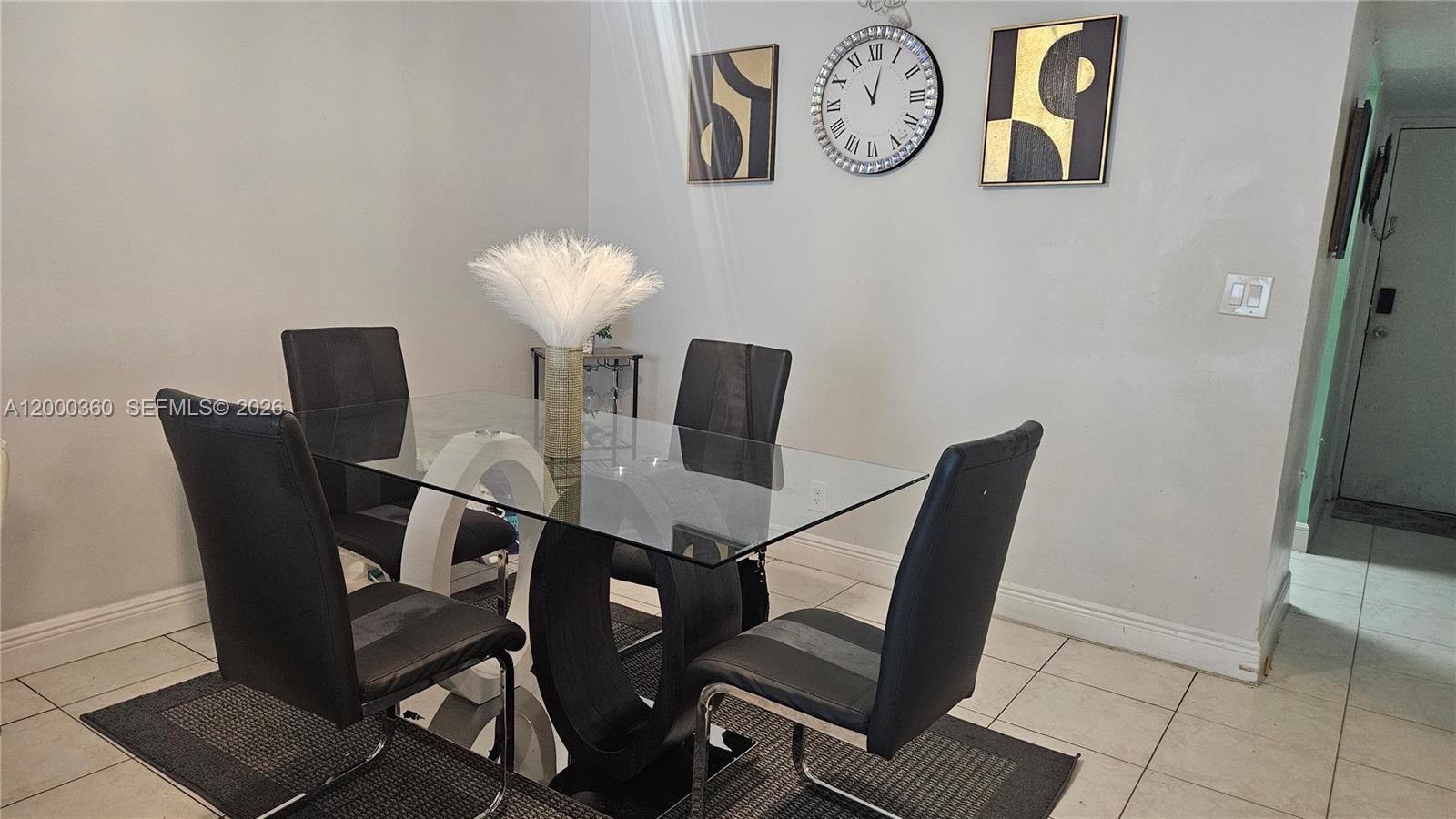 A12000360 Property Photo 3